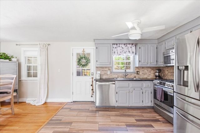 53 Colby Dr, Halifax, MA 02338