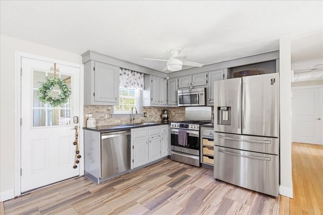 53 Colby Dr, Halifax, MA 02338