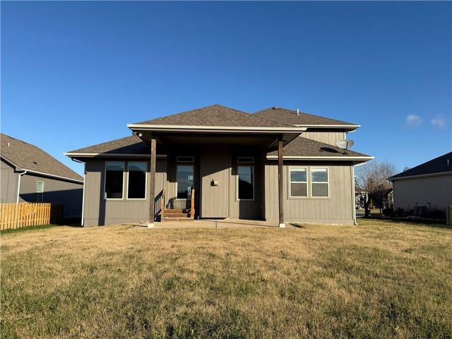 516 SE Linden Drive, Blue Springs, MO 64014