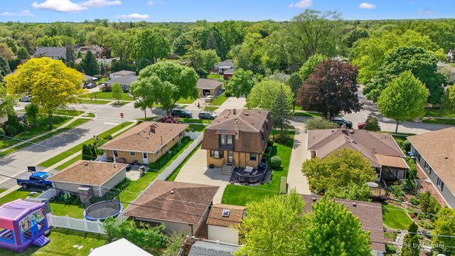 353 S Princeton Avenue, Itasca, IL 60143