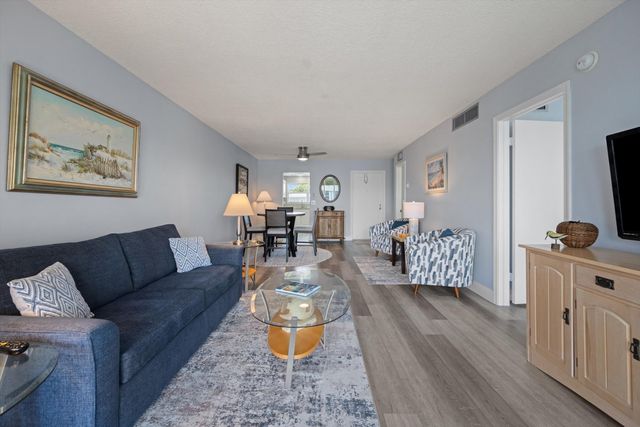 2012 S Federal Highway 405, Boynton Beach, FL 33435