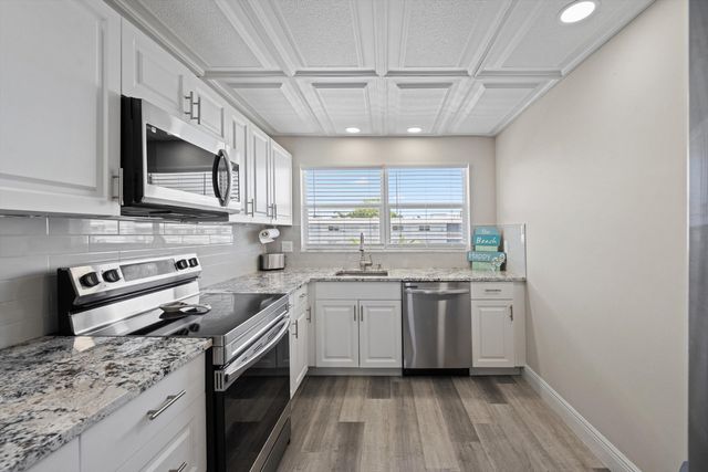 2012 S Federal Highway 405, Boynton Beach, FL 33435