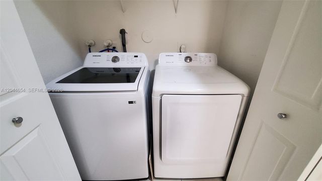 3976 SW 157th Avenue 219, Miramar, FL 33027