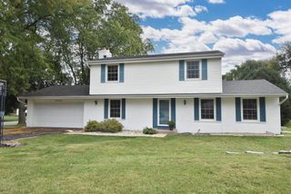 2215 Avalon DRIVE, Waukesha, WI 53186