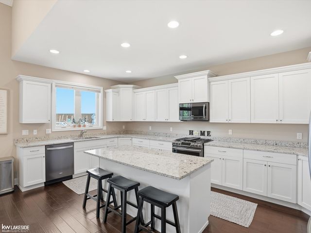 54958 Lawson Creek Drive, Shelby Twp, MI 48316