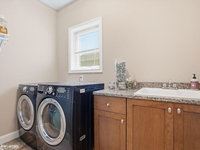 54958 Lawson Creek Drive, Shelby Twp, MI 48316