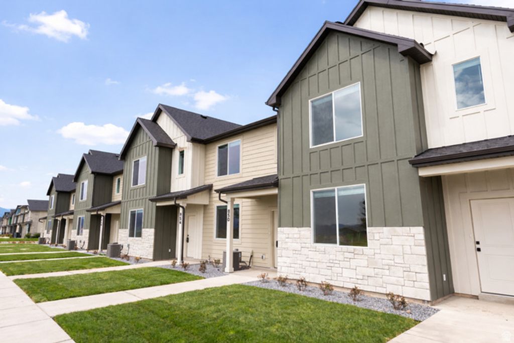 Image 1 of property listing at 863 ALTURA VISTA LN, Logan, UT 84321
