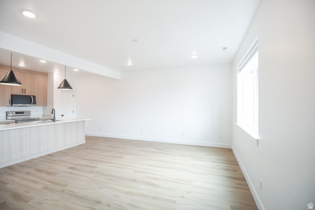 Image 3 of property listing at 863 ALTURA VISTA LN, Logan, UT 84321