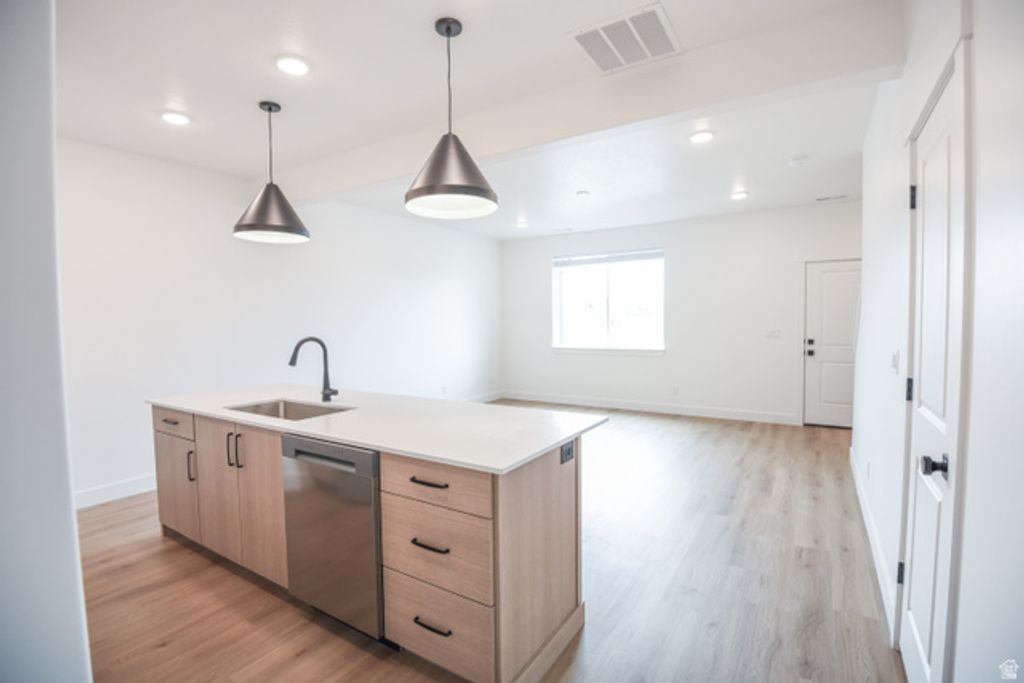 Image 5 of property listing at 863 ALTURA VISTA LN, Logan, UT 84321
