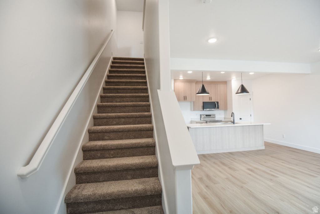 Image 7 of property listing at 863 ALTURA VISTA LN, Logan, UT 84321