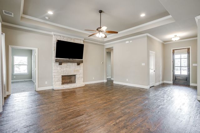 102 Eagle Drive, Lipan, TX 76462