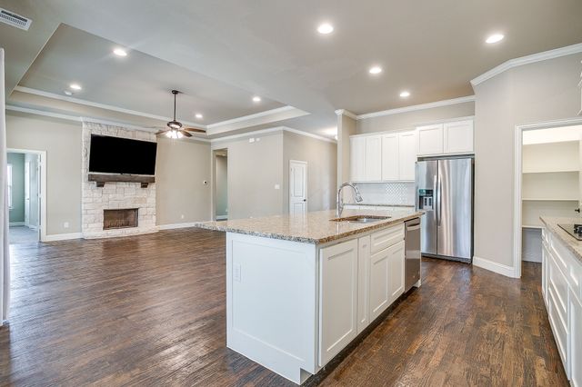 102 Eagle Drive, Lipan, TX 76462