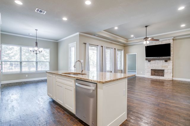 102 Eagle Drive, Lipan, TX 76462