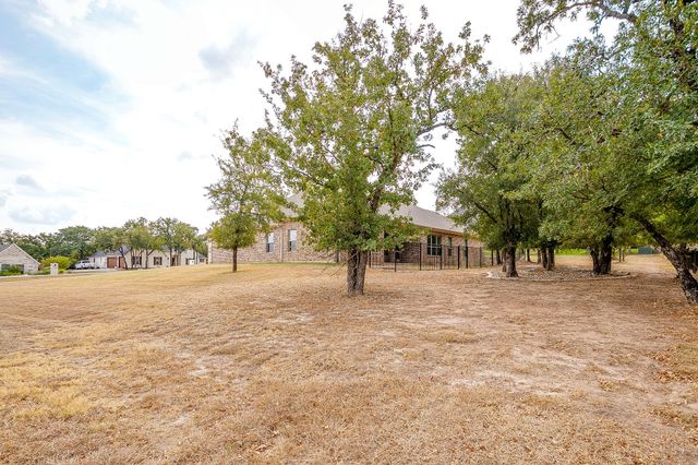 102 Eagle Drive, Lipan, TX 76462