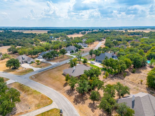 102 Eagle Drive, Lipan, TX 76462