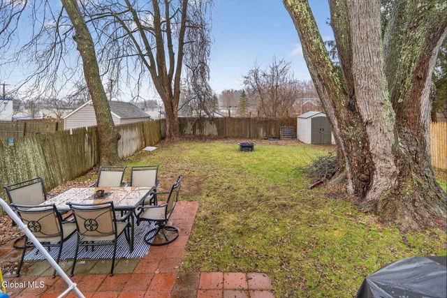 10 Booth Street, Colonie, NY 12205