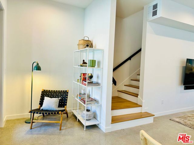 948 E 67th Street B, Inglewood, CA 90302