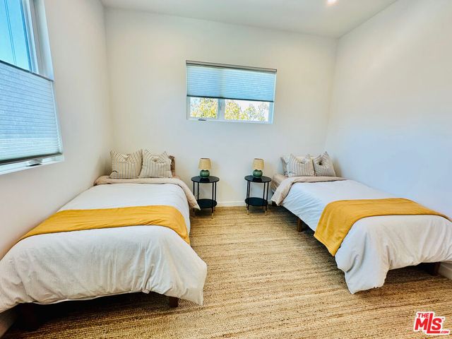 948 E 67th Street B, Inglewood, CA 90302