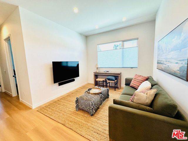 948 E 67th Street B, Inglewood, CA 90302