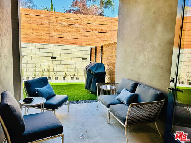 948 E 67th Street B, Inglewood, CA 90302