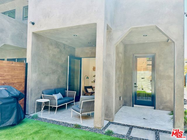 948 E 67th Street B, Inglewood, CA 90302