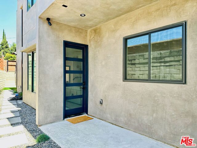 948 E 67th Street B, Inglewood, CA 90302