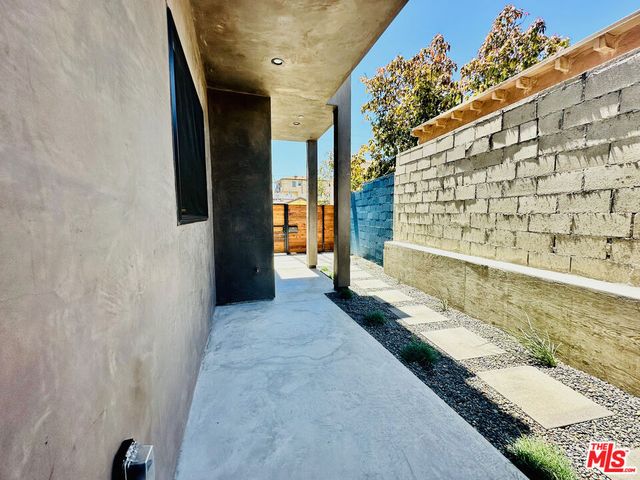 948 E 67th Street B, Inglewood, CA 90302