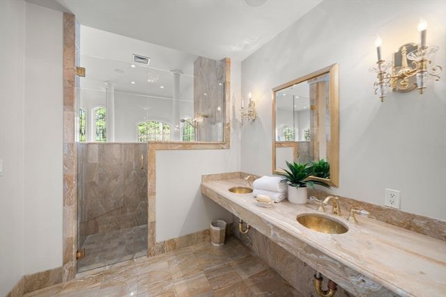 286 Mayflower Cir, Hanover, MA 02339