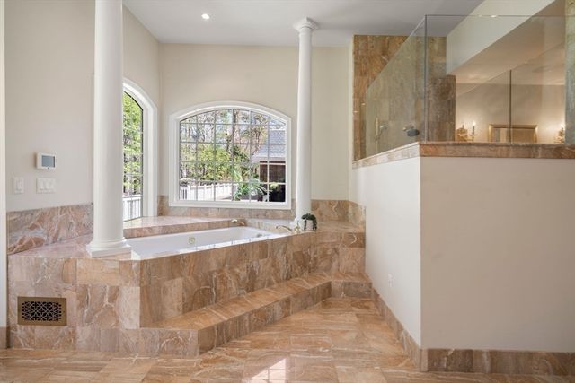 286 Mayflower Cir, Hanover, MA 02339