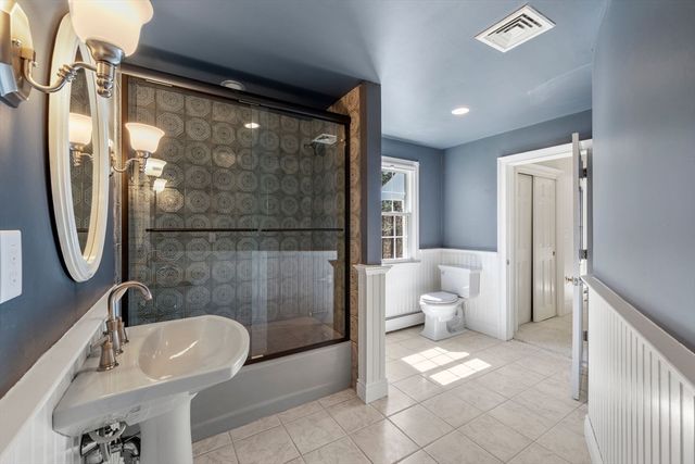 286 Mayflower Cir, Hanover, MA 02339