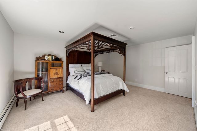 286 Mayflower Cir, Hanover, MA 02339