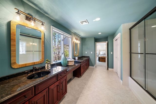 286 Mayflower Cir, Hanover, MA 02339