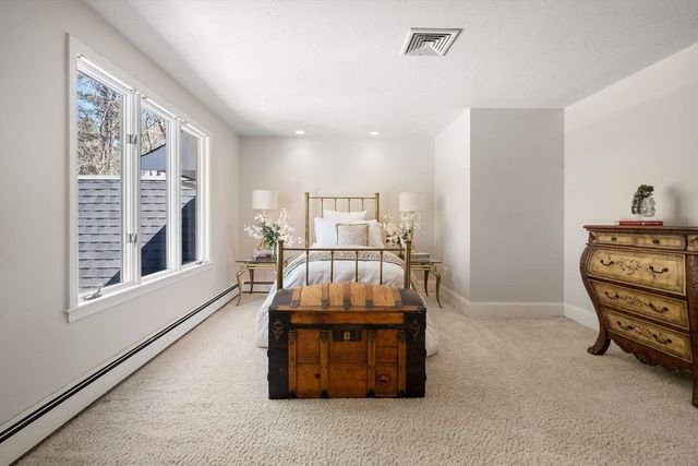 286 Mayflower Cir, Hanover, MA 02339