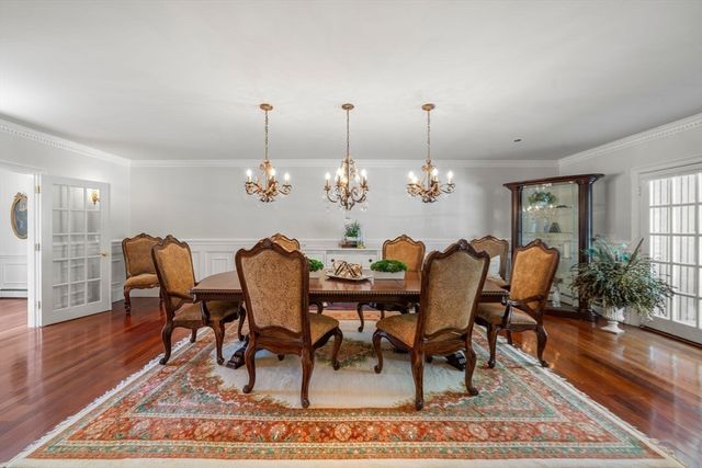 286 Mayflower Cir, Hanover, MA 02339