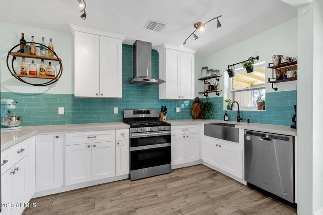 1717 W CLARENDON Avenue, Phoenix, AZ 85015