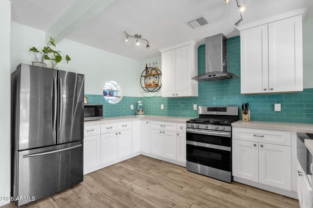 1717 W CLARENDON Avenue, Phoenix, AZ 85015