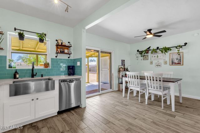 1717 W CLARENDON Avenue, Phoenix, AZ 85015