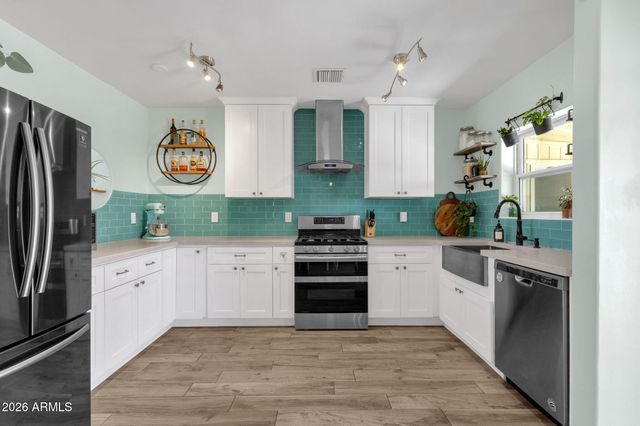 1717 W CLARENDON Avenue, Phoenix, AZ 85015