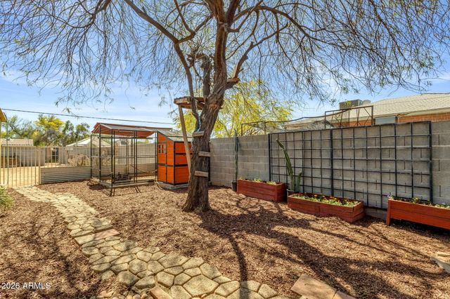 1717 W CLARENDON Avenue, Phoenix, AZ 85015