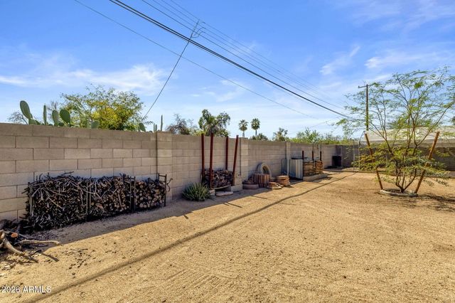 1717 W CLARENDON Avenue, Phoenix, AZ 85015