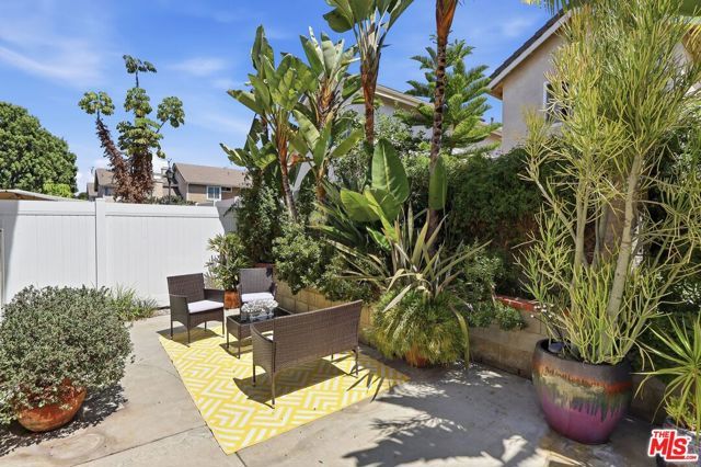 8728 Dartford Place, Inglewood, CA 90305