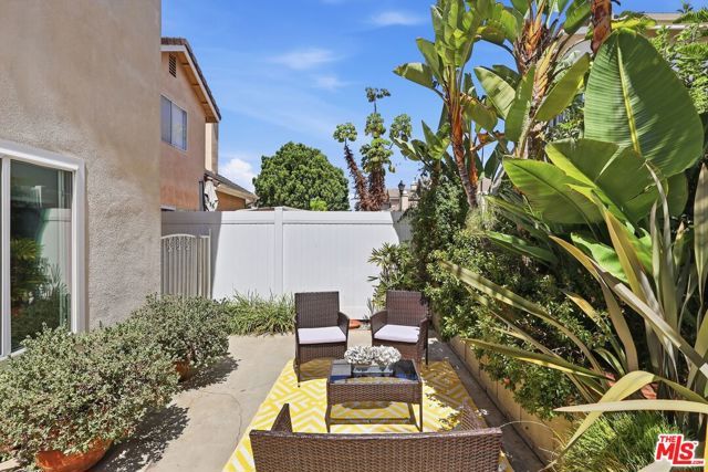 8728 Dartford Place, Inglewood, CA 90305