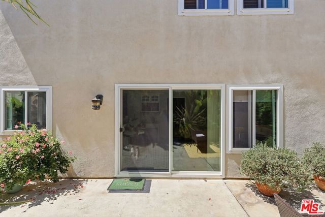8728 Dartford Place, Inglewood, CA 90305