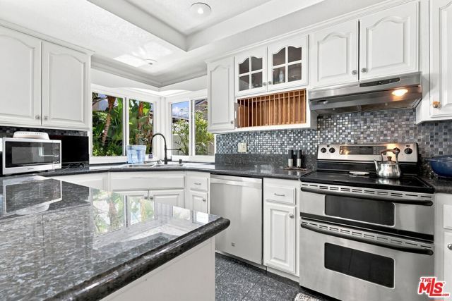 8728 Dartford Place, Inglewood, CA 90305
