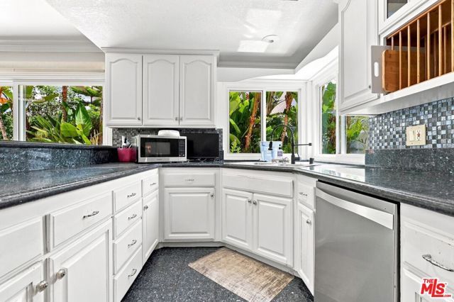 8728 Dartford Place, Inglewood, CA 90305