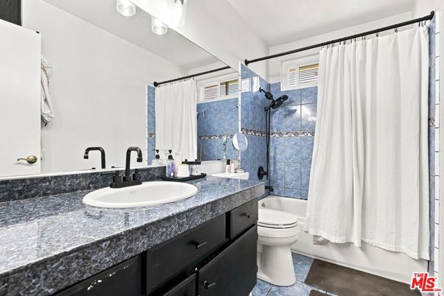 8728 Dartford Place, Inglewood, CA 90305