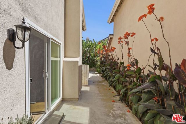 8728 Dartford Place, Inglewood, CA 90305