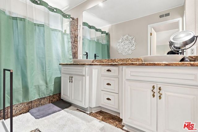 8728 Dartford Place, Inglewood, CA 90305