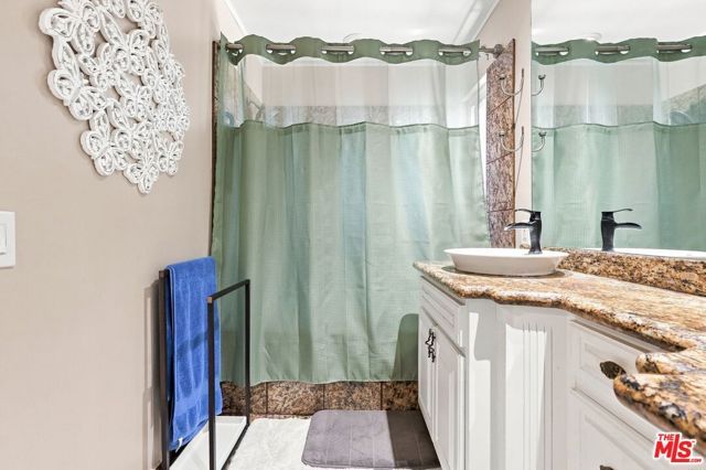 8728 Dartford Place, Inglewood, CA 90305