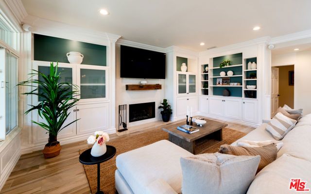 29402 Deerview Court, Agoura Hills, CA 91301